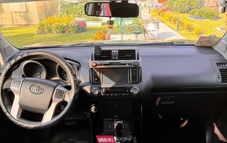 Toyota Land Cruiser Prado 150 рестайлинг 2, 2016 год, 4 200 000 рублей, 8 фотография