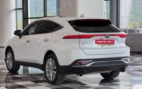 Toyota Harrier, 2022 год, 2 450 000 рублей, 4 фотография