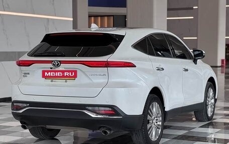 Toyota Harrier, 2022 год, 2 450 000 рублей, 8 фотография