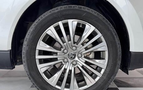 Toyota Harrier, 2022 год, 2 450 000 рублей, 25 фотография