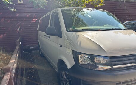 Volkswagen Transporter T6 рестайлинг, 2016 год, 2 790 000 рублей, 2 фотография
