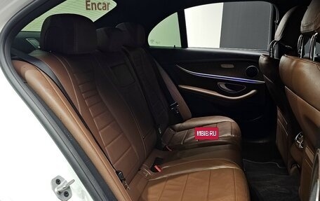 Mercedes-Benz E-Класс, 2021 год, 2 760 000 рублей, 19 фотография