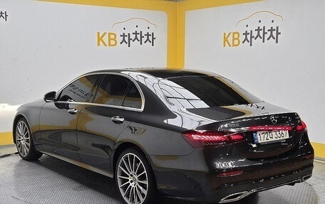 Mercedes-Benz E-Класс, 2022 год, 3 350 000 рублей, 6 фотография