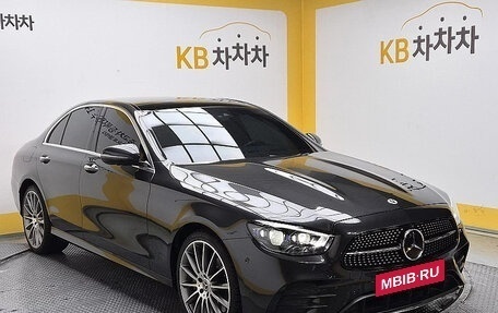 Mercedes-Benz E-Класс, 2022 год, 3 350 000 рублей, 3 фотография