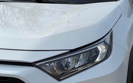 Toyota RAV4, 2021 год, 2 600 000 рублей, 10 фотография