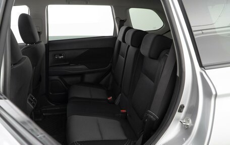 Mitsubishi Outlander III рестайлинг 3, 2019 год, 2 734 800 рублей, 9 фотография