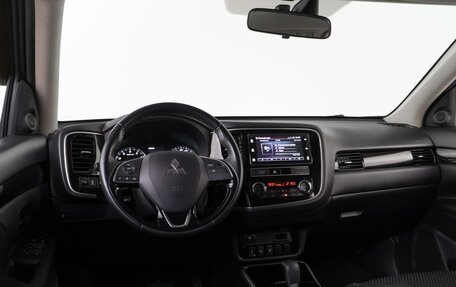 Mitsubishi Outlander III рестайлинг 3, 2019 год, 2 734 800 рублей, 6 фотография