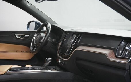 Volvo XC60 II, 2018 год, 2 590 000 рублей, 12 фотография