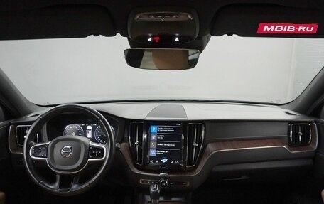 Volvo XC60 II, 2018 год, 2 590 000 рублей, 9 фотография