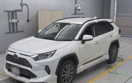Toyota RAV4, 2022 год, 2 480 030 рублей, 2 фотография