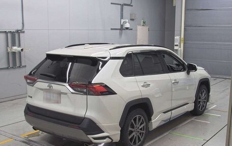 Toyota RAV4, 2022 год, 2 480 030 рублей, 3 фотография
