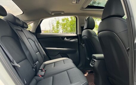 KIA K3, 2022 год, 1 400 000 рублей, 13 фотография