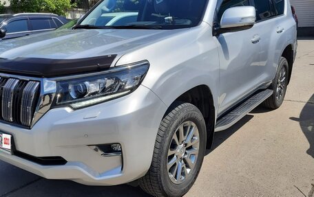 Toyota Land Cruiser Prado 150 рестайлинг 2, 2020 год, 5 200 000 рублей, 5 фотография