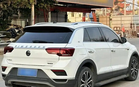 Volkswagen T-Roc I, 2022 год, 1 590 000 рублей, 6 фотография