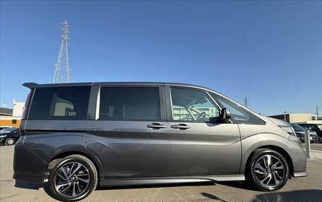 Honda Stepwgn IV, 2022 год, 2 150 000 рублей, 8 фотография