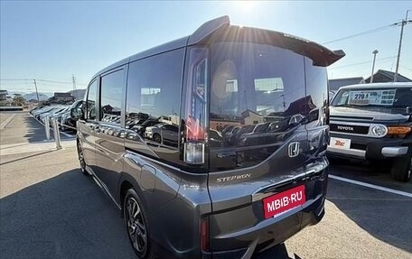 Honda Stepwgn IV, 2022 год, 2 150 000 рублей, 6 фотография
