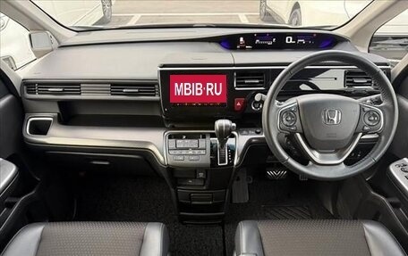 Honda Stepwgn IV, 2022 год, 2 150 000 рублей, 10 фотография