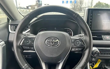 Toyota RAV4, 2022 год, 2 280 000 рублей, 12 фотография