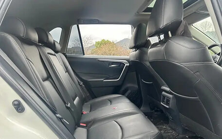 Toyota RAV4, 2022 год, 2 280 000 рублей, 16 фотография