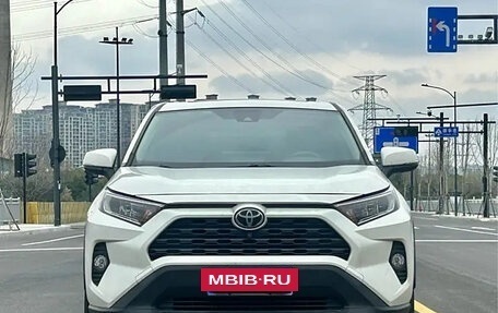 Toyota RAV4, 2022 год, 2 280 000 рублей, 2 фотография