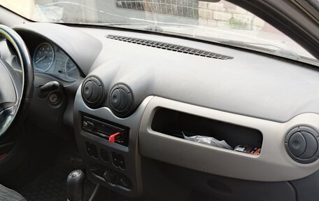 Renault Logan I, 2012 год, 300 000 рублей, 2 фотография