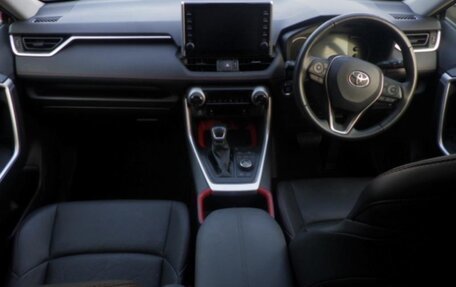 Toyota RAV4, 2022 год, 2 300 010 рублей, 5 фотография