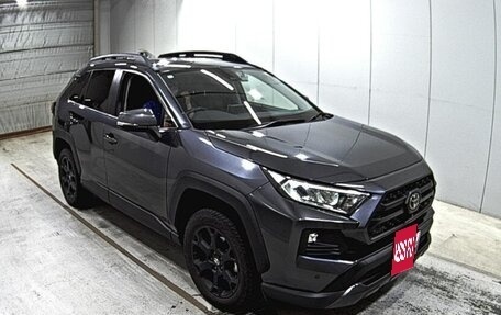 Toyota RAV4, 2022 год, 2 300 010 рублей, 2 фотография