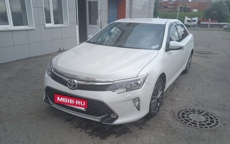 Toyota Camry, 2018 год, 2 300 000 рублей, 8 фотография