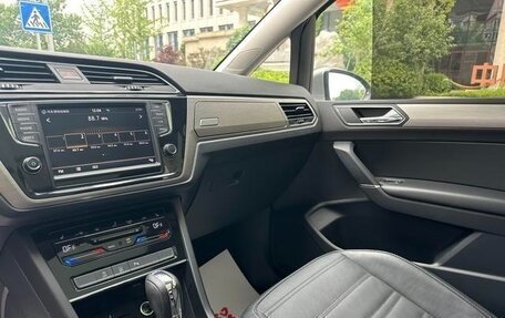 Volkswagen Touran III, 2021 год, 1 755 123 рублей, 16 фотография