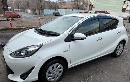 Toyota Aqua I, 2018 год, 1 300 000 рублей, 2 фотография