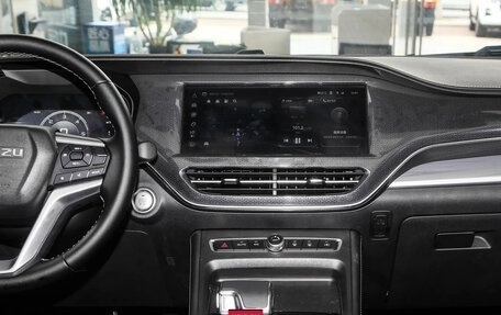 Isuzu D-Max, 2024 год, 4 480 000 рублей, 13 фотография