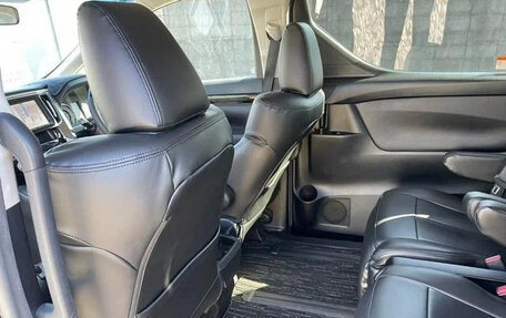 Toyota Alphard III, 2016 год, 2 550 000 рублей, 26 фотография