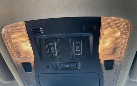 Toyota Alphard III, 2016 год, 2 550 000 рублей, 24 фотография