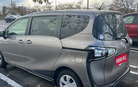 Toyota Sienta II, 2021 год, 1 300 000 рублей, 5 фотография