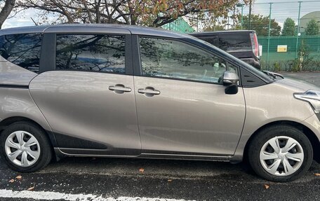 Toyota Sienta II, 2021 год, 1 300 000 рублей, 7 фотография