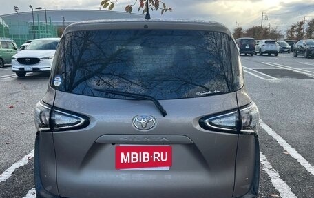 Toyota Sienta II, 2021 год, 1 300 000 рублей, 6 фотография