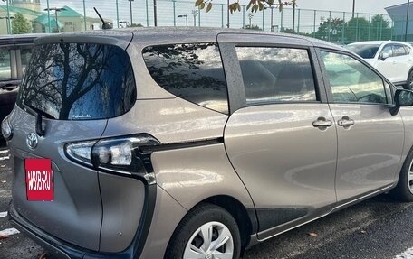 Toyota Sienta II, 2021 год, 1 300 000 рублей, 8 фотография