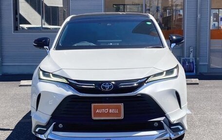 Toyota Harrier, 2022 год, 2 200 000 рублей, 2 фотография
