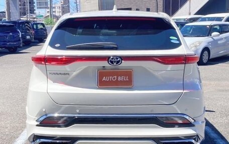Toyota Harrier, 2022 год, 2 200 000 рублей, 4 фотография