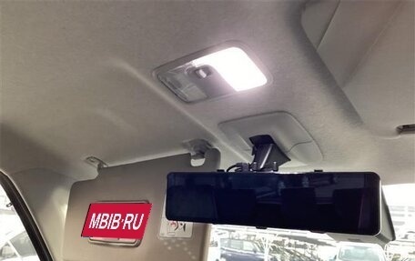 Toyota Roomy I, 2022 год, 700 000 рублей, 24 фотография