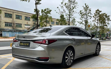 Lexus ES VII, 2022 год, 2 200 000 рублей, 6 фотография