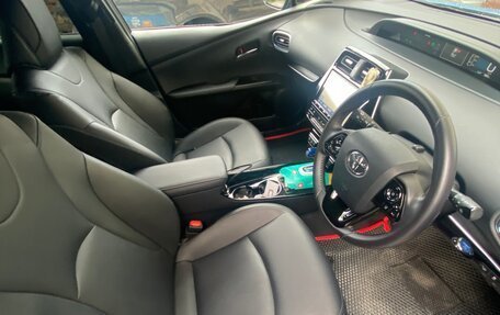 Toyota Prius IV XW50, 2019 год, 1 900 000 рублей, 10 фотография