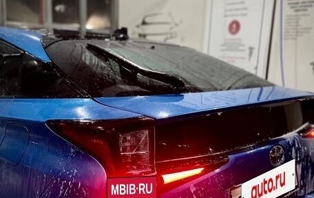 Toyota Prius IV XW50, 2019 год, 1 900 000 рублей, 15 фотография