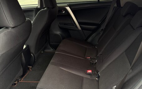 Toyota RAV4, 2013 год, 1 850 000 рублей, 13 фотография