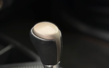 Toyota RAV4, 2013 год, 1 850 000 рублей, 16 фотография