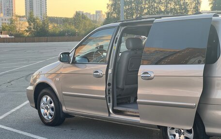 KIA Carnival III, 2005 год, 1 040 000 рублей, 19 фотография