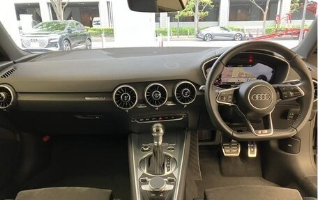 Audi TT, 2019 год, 1 900 000 рублей, 17 фотография