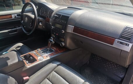 Volkswagen Touareg III, 2003 год, 800 000 рублей, 8 фотография