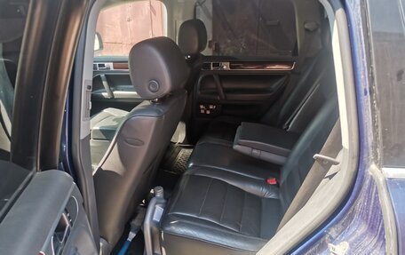 Volkswagen Touareg III, 2003 год, 800 000 рублей, 10 фотография