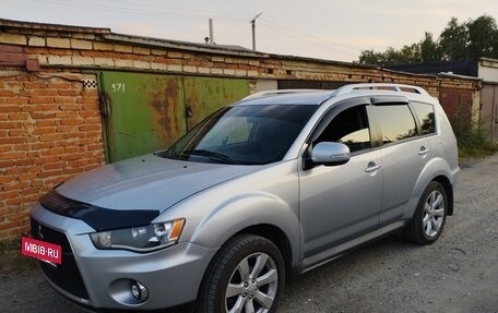 Mitsubishi Outlander III рестайлинг 3, 2009 год, 1 160 000 рублей, 5 фотография